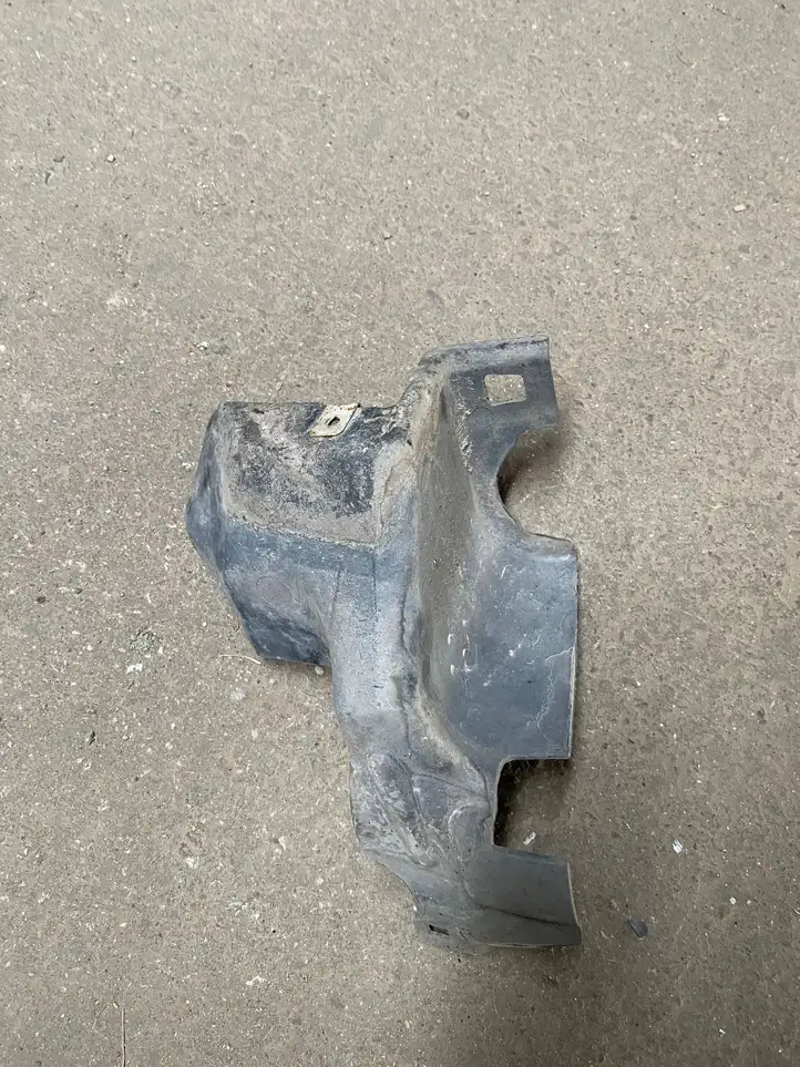 BMW 3 F30 F35 F31 (2012 - 2018) 51757274864 Прочие детали днища — фото 1