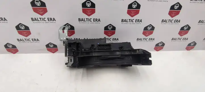 Mercedes-Benz C W204 (2007 - 2014)  168298 Блок предохранителей