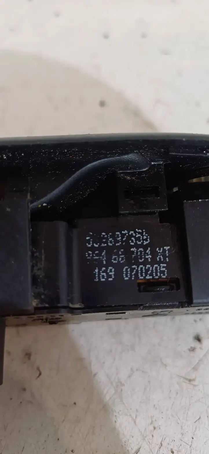 Peugeot 407 (2004 - 2011) 96466704XT Кнопка стеклоподъемников — фото 2