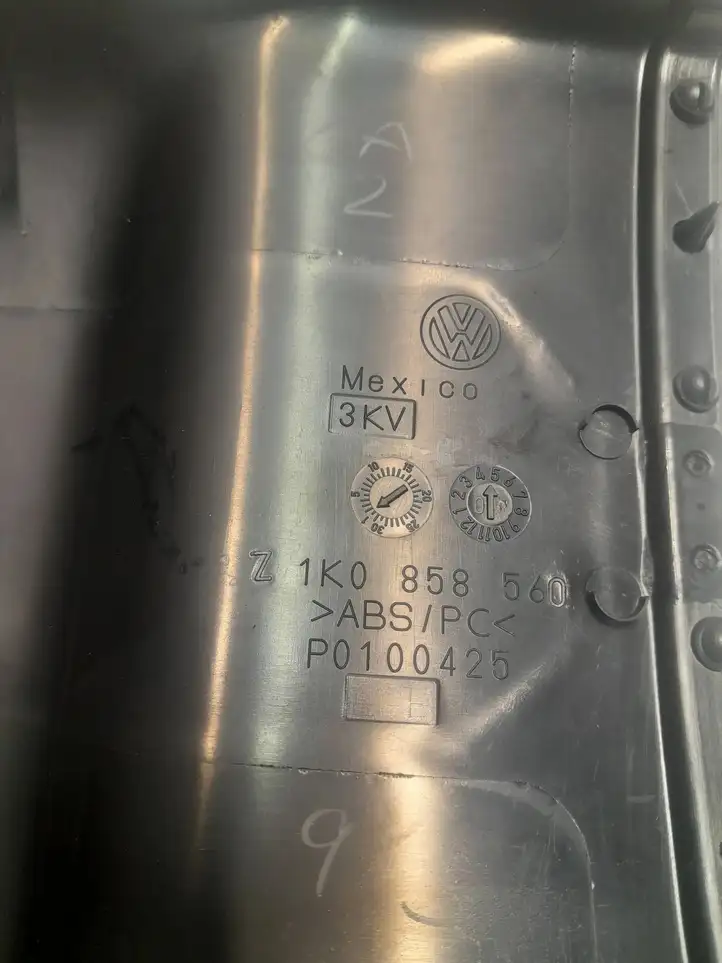 Volkswagen Jetta V (2005 - 2010) 1K0858560 Обшивка рулевой колонки — фото 3