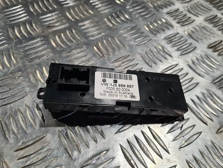 Seat Toledo II (1M) (1998 - 2006) 1J3959857 Блок кнопок стеклоподъемников — фото 2