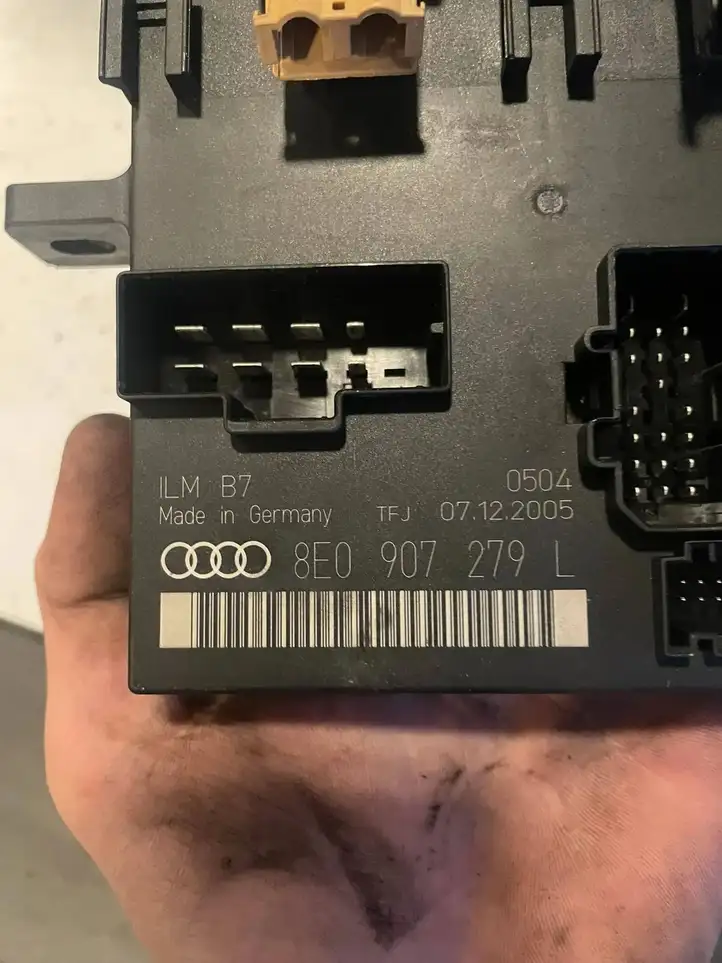 Audi A6 S6 C6 4F (2004 - 2008) 8E0907279L Модуль комфорта — фото 3