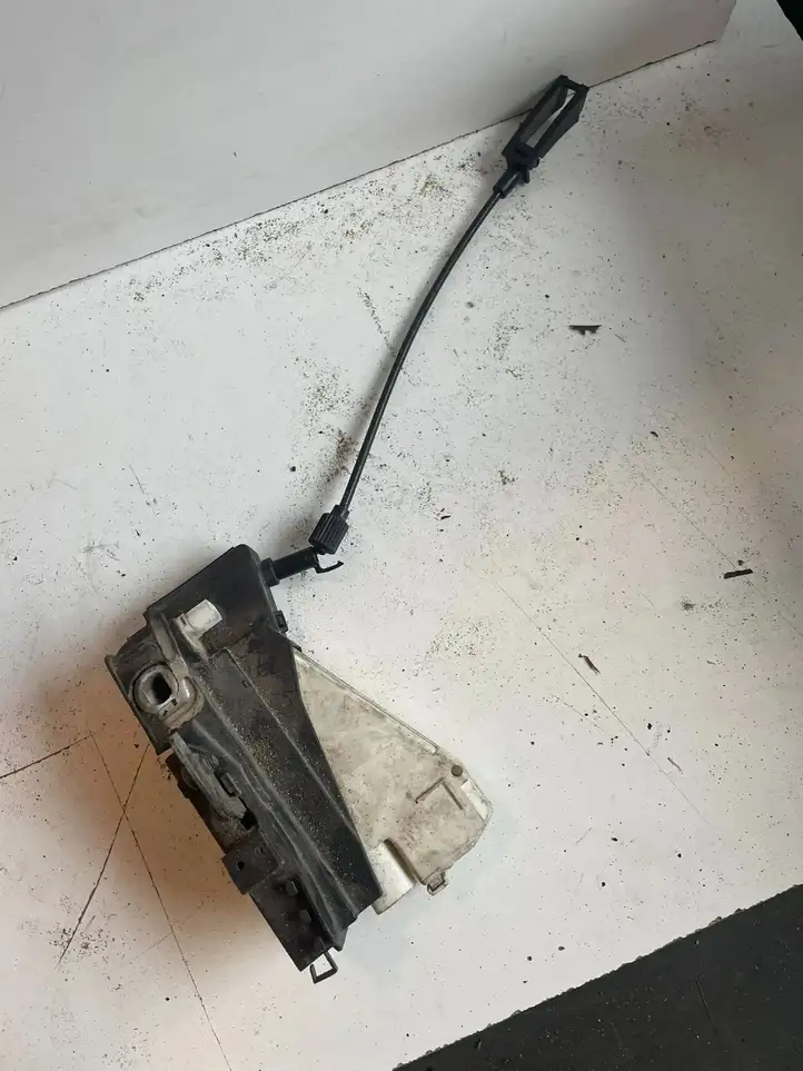 Seat Alhambra (2000 - 2010)   Замок передней двери