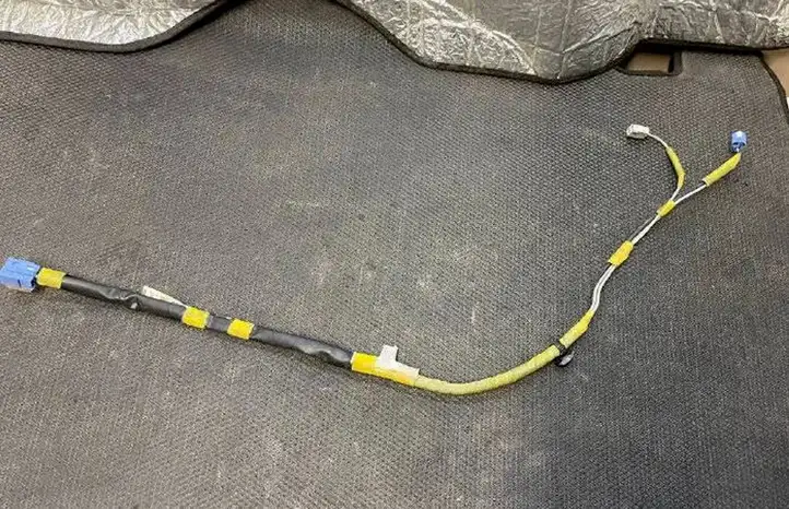 Lexus ES 300h (2012 - 2018)  8610133C10 Другой проводник