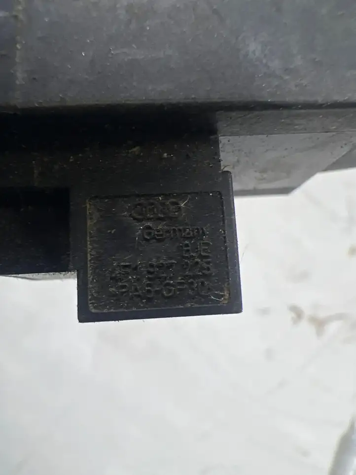 Audi A6 S6 C6 4F (2004 - 2008) 4F1927225 Кнопка ручного тормоза — фото 3