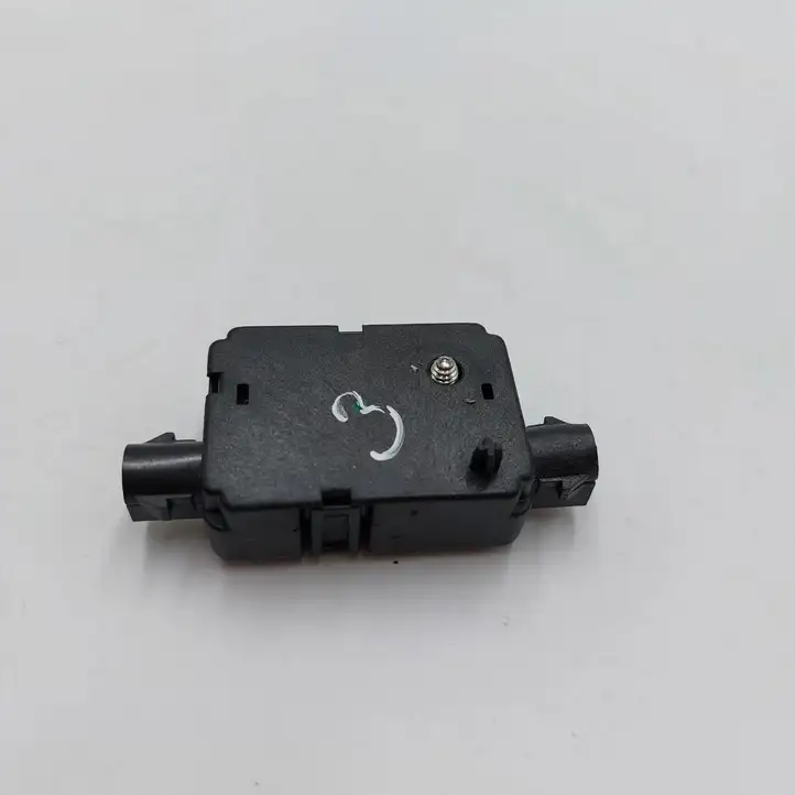 Mini Cooper Countryman R60 (2010 - 2016) 9185474 Усилитель антенны — фото 3