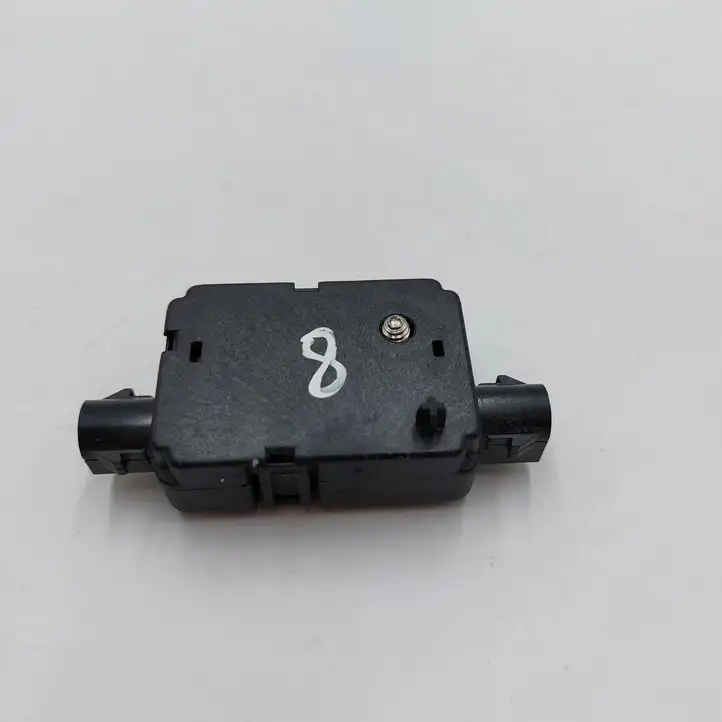 Mini Cooper Countryman R60 (2010 - 2016) 9185474 Усилитель антенны — фото 2