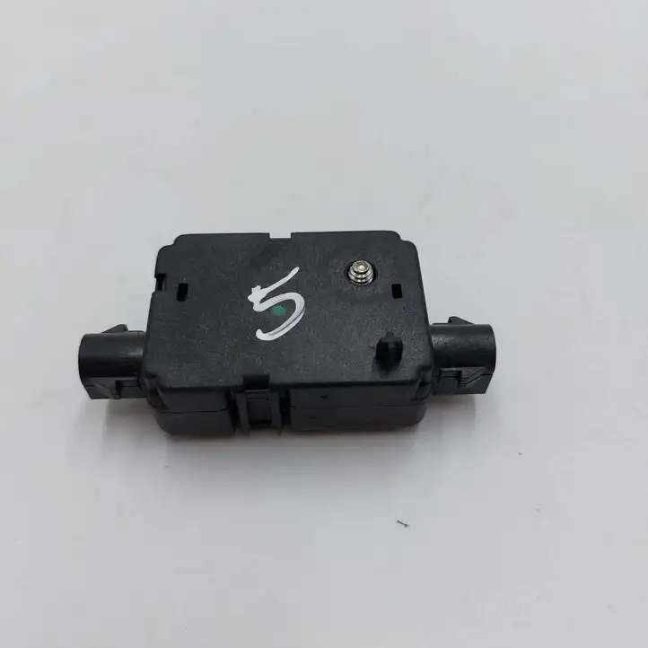 Mini Cooper Countryman R60 (2010 - 2016) 9185474 Усилитель антенны — фото 3