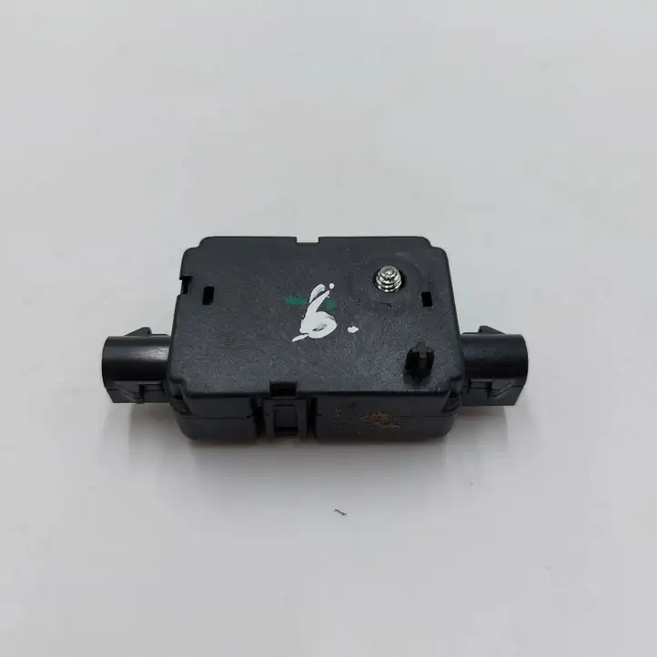 Mini Cooper Countryman R60 (2010 - 2016) 9185474 Усилитель антенны — фото 3