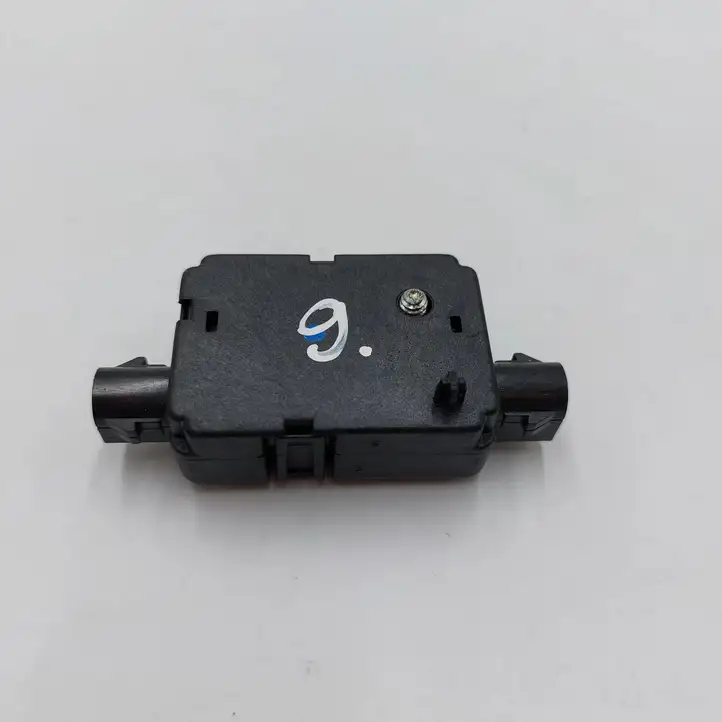 Mini Cooper Countryman R60 (2010 - 2016) 9185474 Усилитель антенны — фото 2