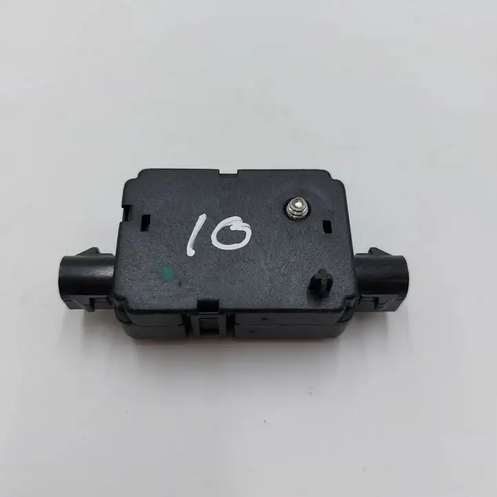 Mini Cooper Countryman R60 (2010 - 2016) 9185474 Усилитель антенны — фото 2