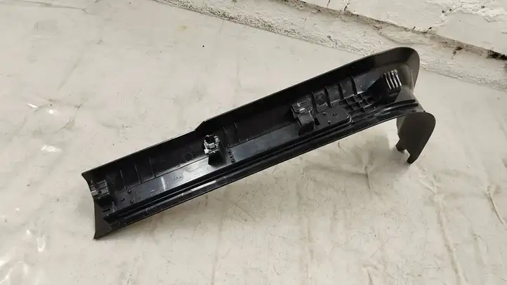 Volvo XC60 (2017 - ) 31672949 Внутренняя отделка переднего порога — фото 3