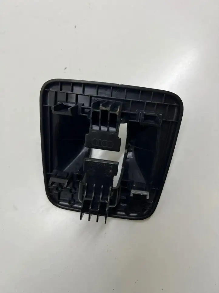 Audi Q7 4M (2015 - )  4M0883687B Другая деталь салона