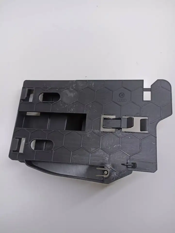 Audi Q7 4M (2015 - )  4M0907286 Другая деталь салона