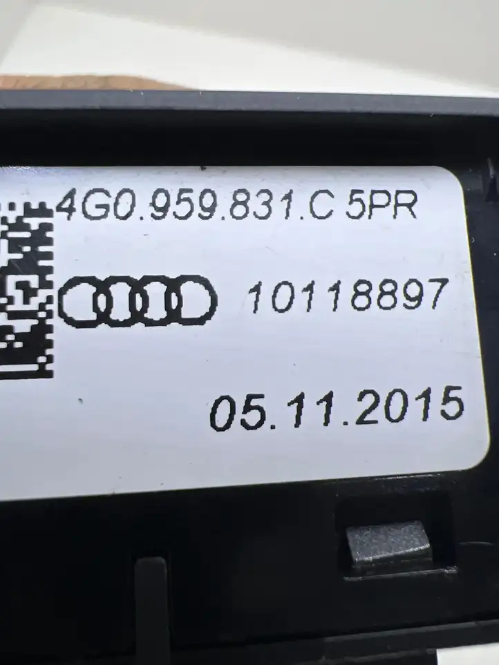 Audi Q7 4M (2015 - ) 4G0959831C Кнопка закрытия крышки багажника — фото 4