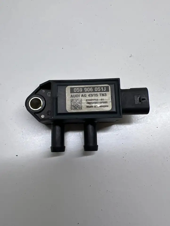 Audi Q7 4M (2015 - ) 059906051J Датчик давления выхлопных газов — фото 1