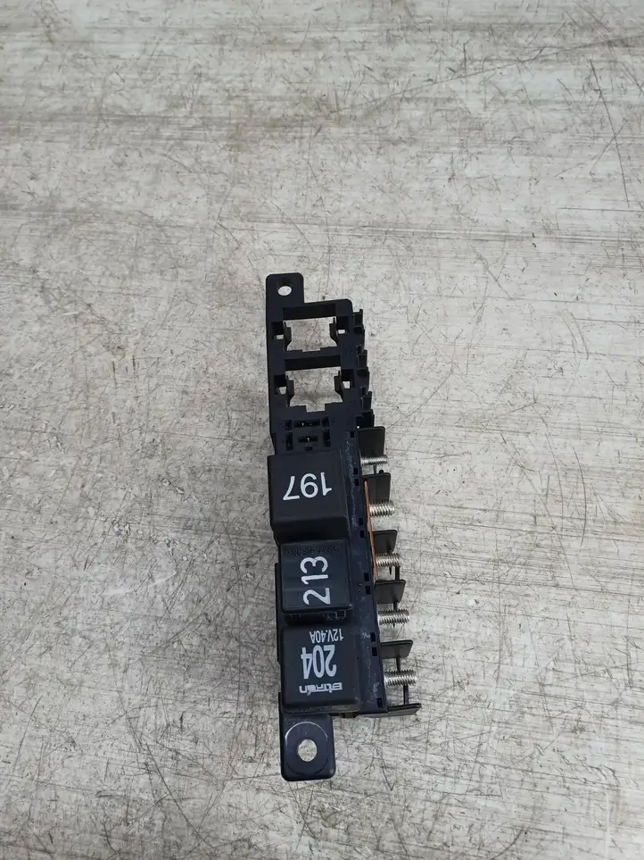 Volkswagen PASSAT B5 (1997 - 2000)  8L0941822A Ящик предохранителей (комплект)