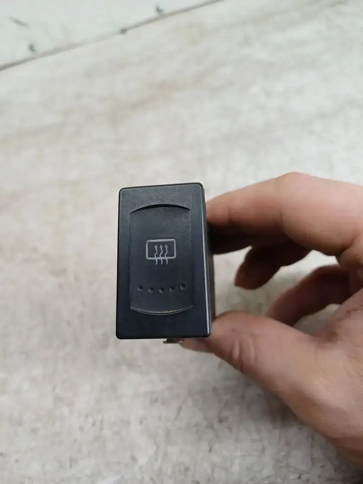 Volkswagen PASSAT B5 (1997 - 2000) 3B0959621B Кнопка обогрева стекла — фото 1