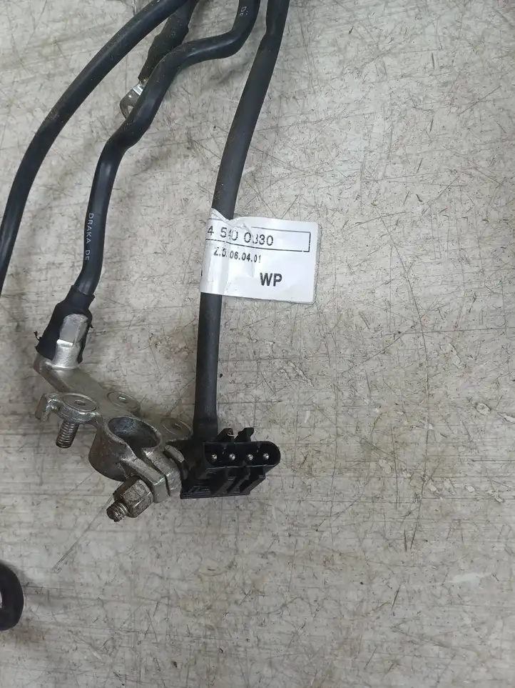 Mercedes-Benz Vaneo W414 (2001 - 2005) A4145400330 Плюсовой провод аккумулятора — фото 4