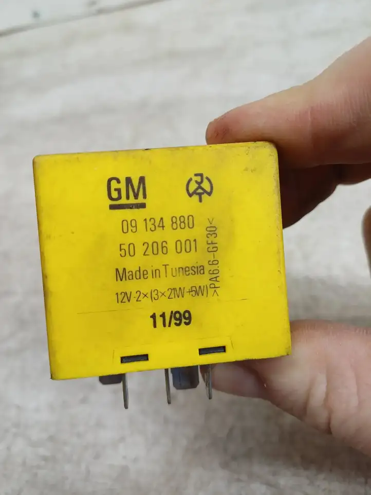 Opel Vectra B (1999 - 2002) 09134880 Другое реле — фото 5