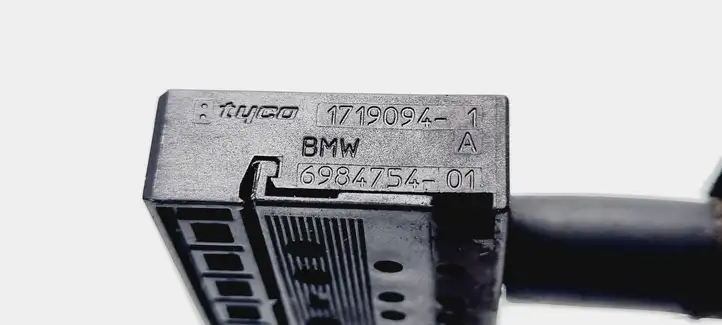 BMW 5 E60 E61 (2004 - 2010) 6984754 Прочая электропроводка — фото 3