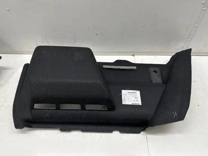 BMW X1 F48 F49 (2015 - 2022)  7478829 Боковая панель