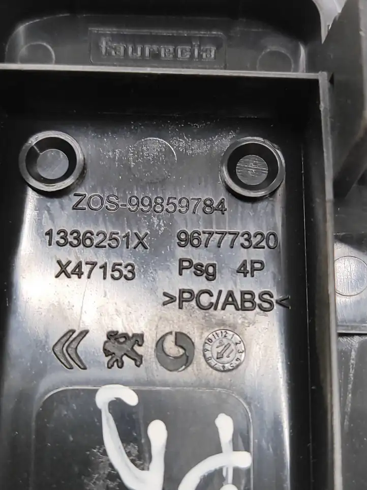 Peugeot 308 (2013 - 2021) 96777320 Блок кнопок стеклоподъемников — фото 8