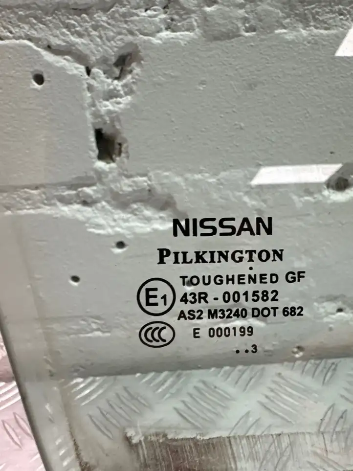 Nissan Qashqai (2013 - 2017) Стекло передней двери — фото 2