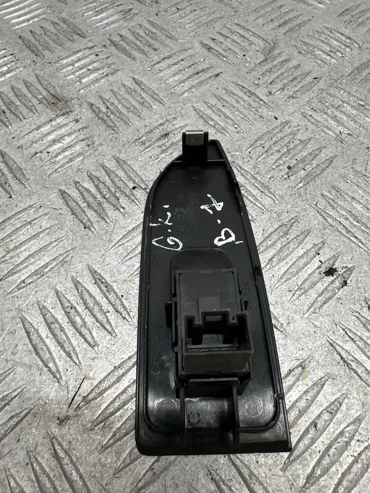 Volkswagen PASSAT CC (2008 - 2012) 3C8867375A Кнопка стеклоподъемников — фото 2