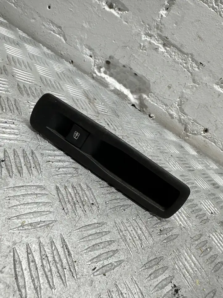 Renault Laguna III (2007 - 2015) 82944002r Блок кнопок стеклоподъемников — фото 1