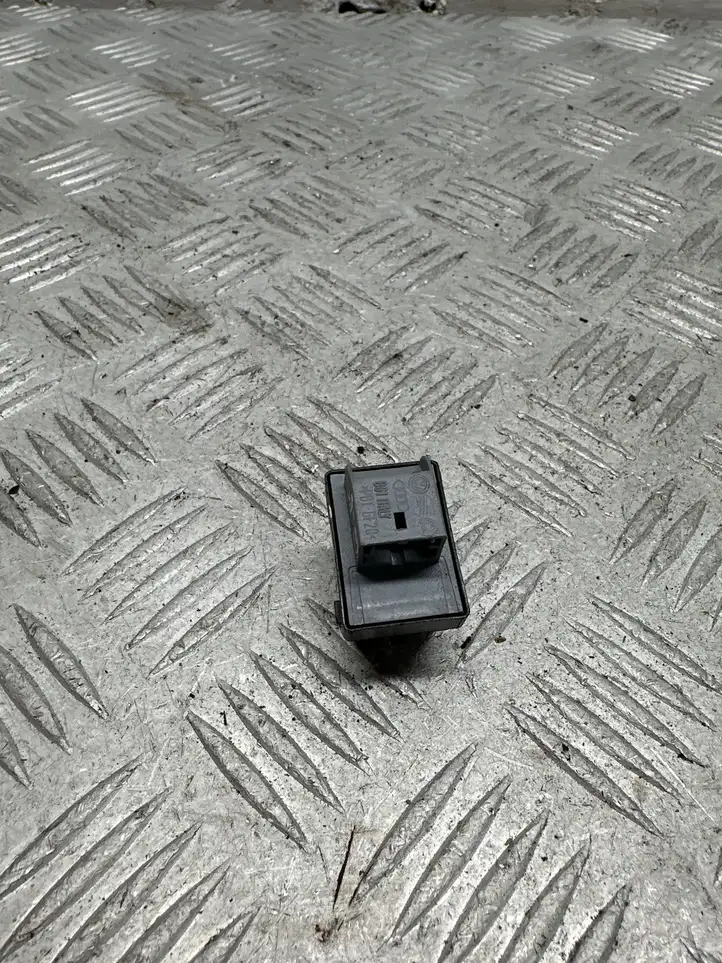 Audi A4 S4 B8 8K (2011 - 2015) Кнопка стеклоподъемников — фото 2