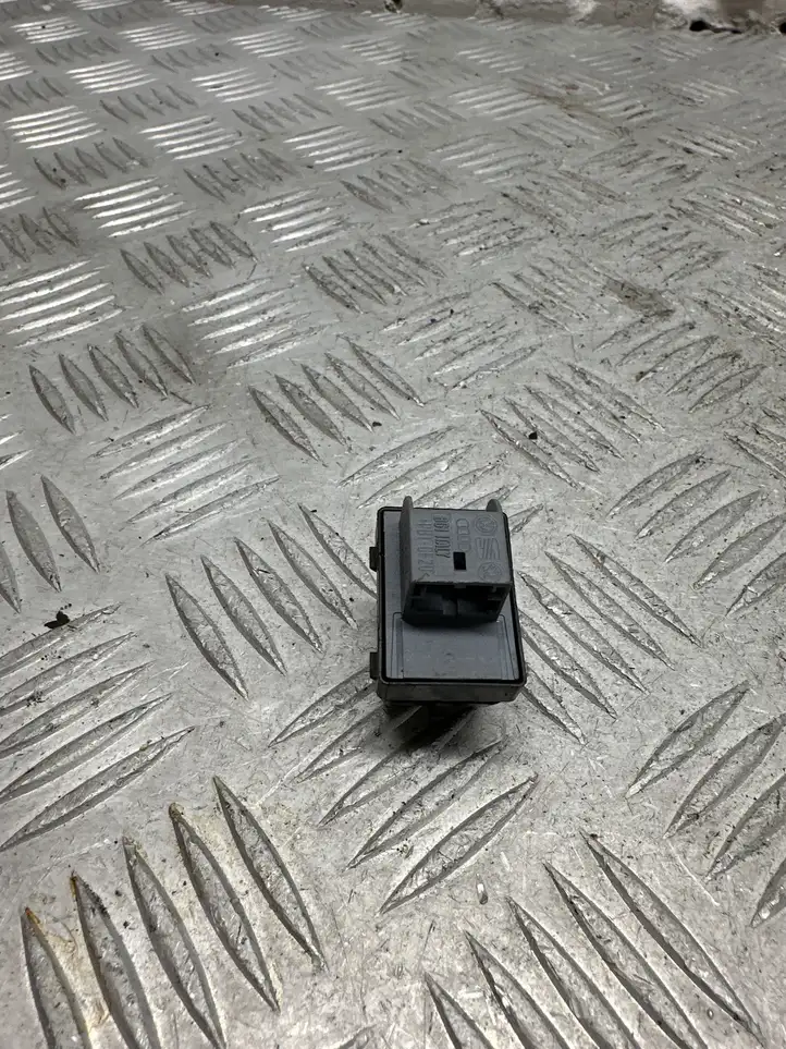 Audi A4 S4 B8 8K (2011 - 2015) 8k0959855b Кнопка стеклоподъемников — фото 2