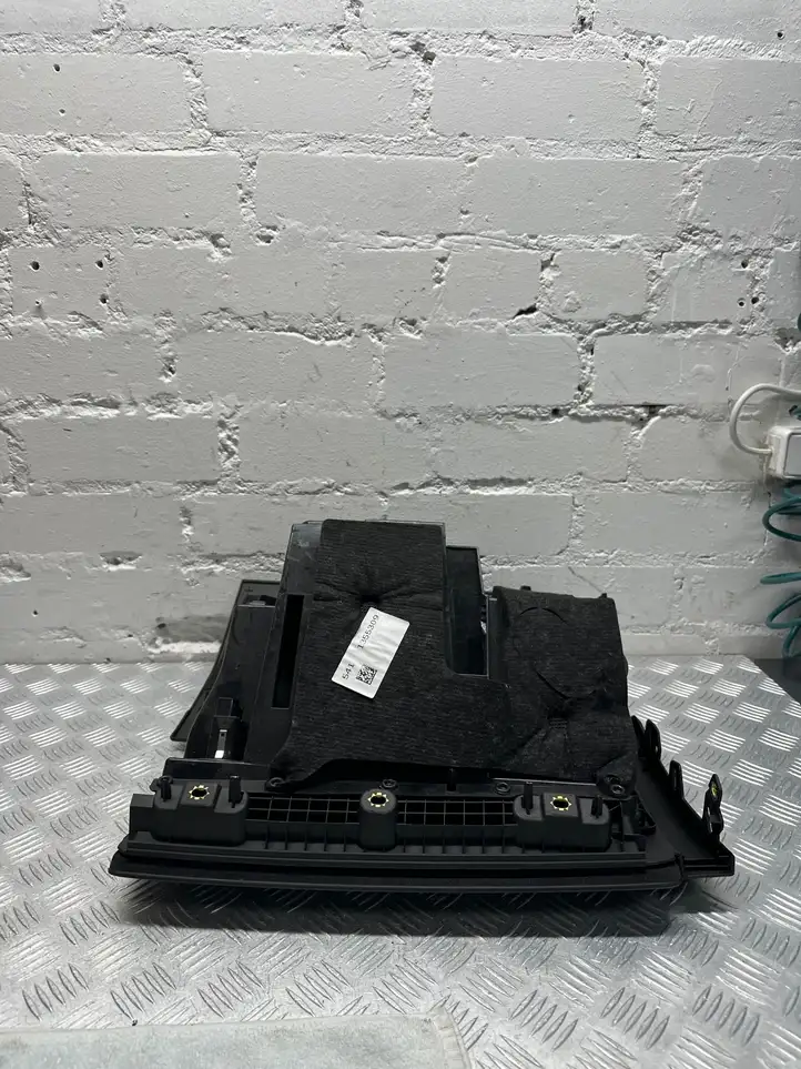 Audi A3/S3 8V (2012 - 2016) 8v1857035 Бардачок в сборе — фото 2