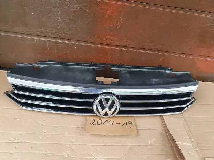 Volkswagen PASSAT B8 (2015 - ) 3G0853651A Верхняя решетка радиатора — фото 1