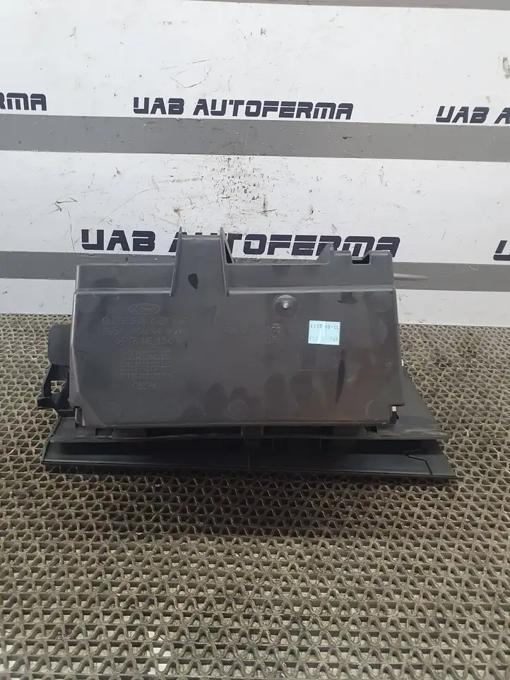 Ford Focus (2011 - 2015) BM51A06044 Бардачок в сборе — фото 3