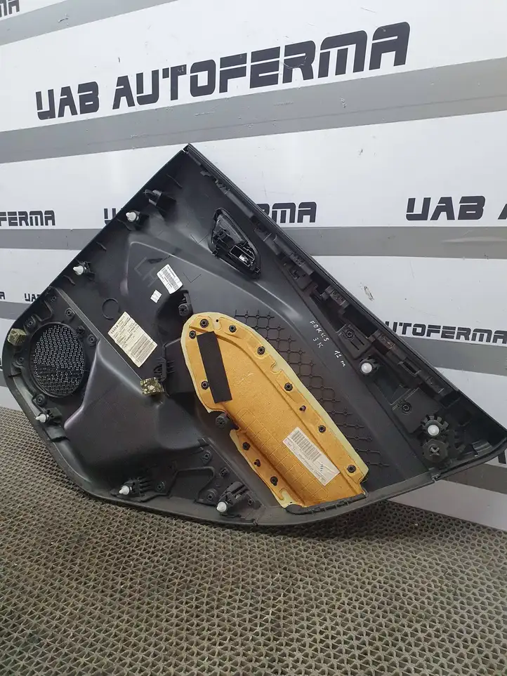Ford Focus (2011 - 2015) BM51A27407A Обшивка задней двери — фото 7