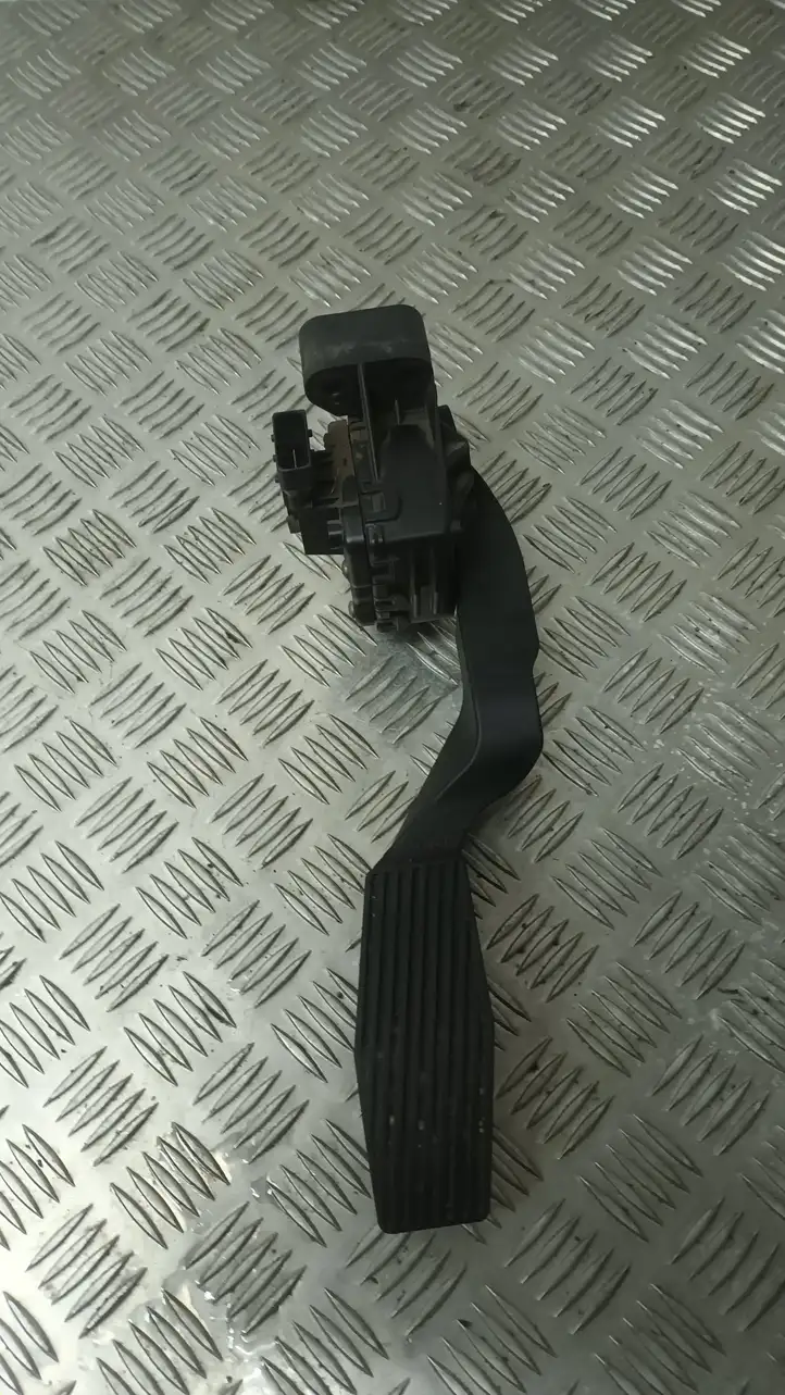 Opel Zafira A (1999 - 2003) 9202341 Педаль акселератора — фото 2