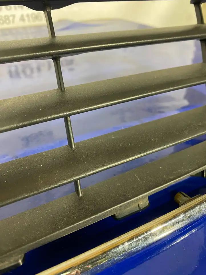 Suzuki Wagon R+ (1998 - 2000) 7174183E10 Передняя решетка — фото 7