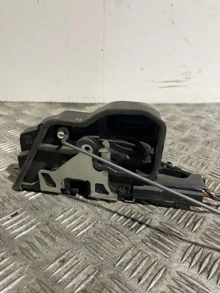 BMW 7 F01 F02 F03 F04 (2008 - 2016)  7185687 Замок задней двери