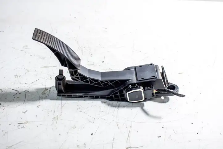 Mercedes-Benz R W251 (2005 - 2013)  a1643000004 Педаль акселератора