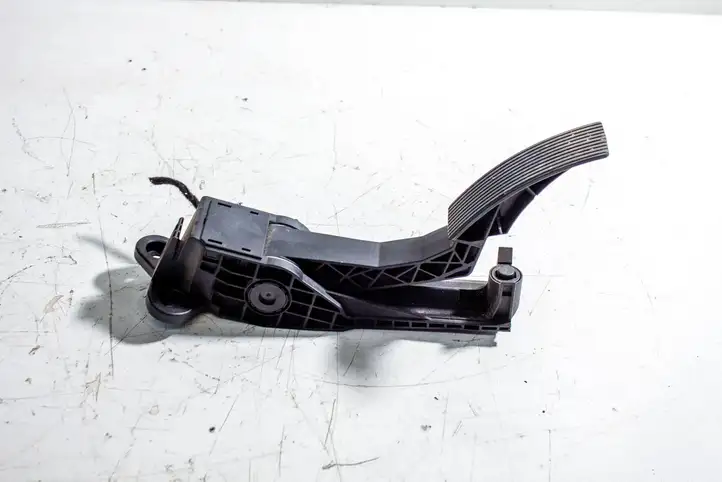 Mercedes-Benz R W251 (2005 - 2013)  a1643000004 Педаль акселератора