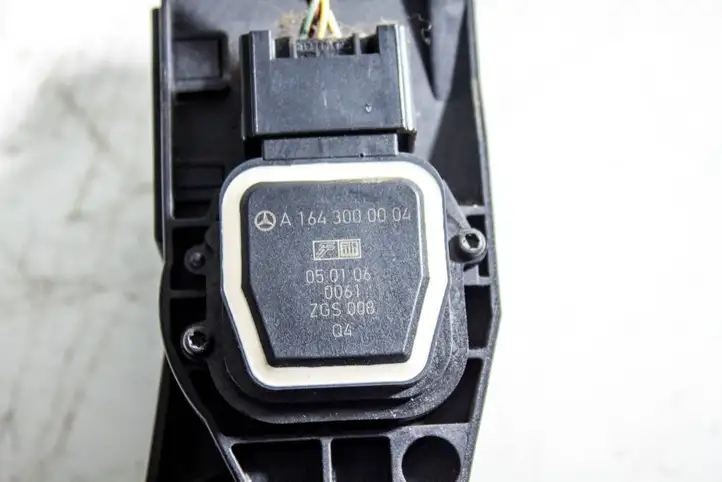Mercedes-Benz R W251 (2005 - 2013)  a1643000004 Педаль акселератора