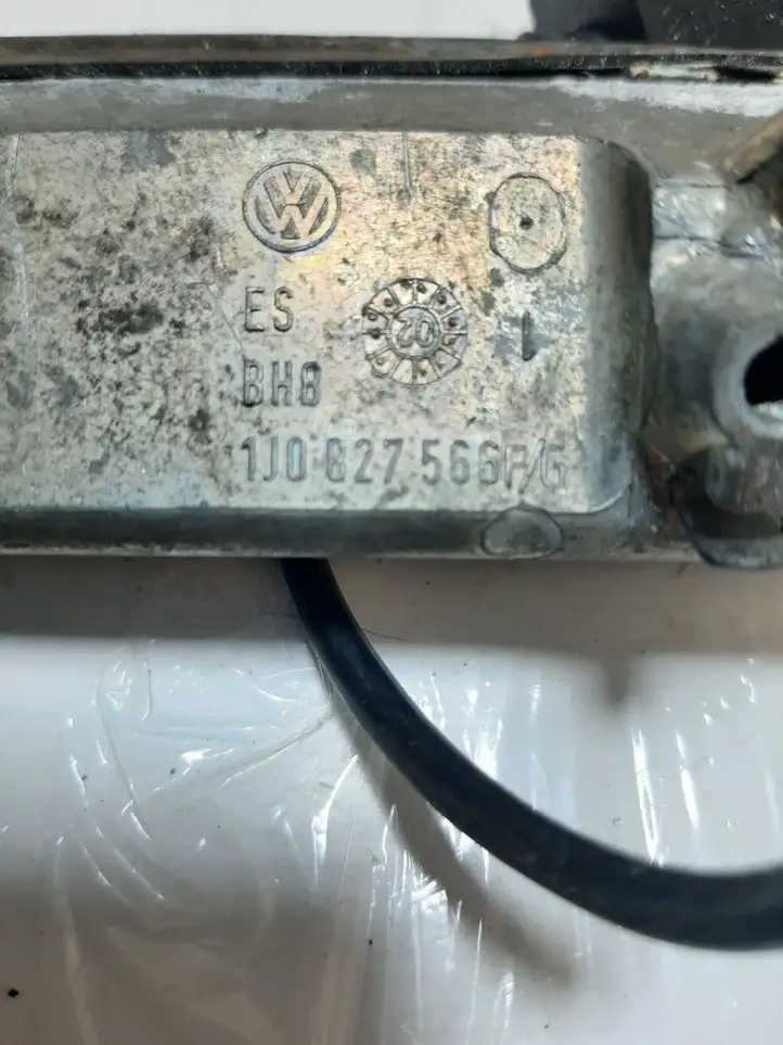Volkswagen Touareg I (2002 - 2010) 1J0827566F Ручка крышки багажника — фото 6