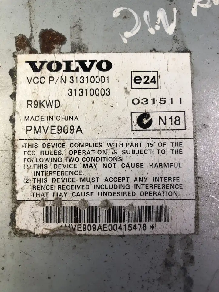 Volvo C30 (2010 - 2013) 31310003 Магнитола / мультимедийная система — фото 3