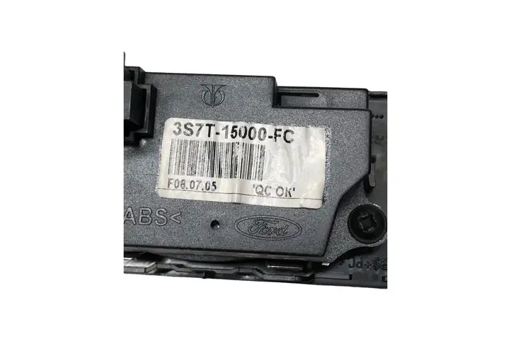 Ford Mondeo Mk III (2000 - 2007) 3S7T15000FC Часы — фото 6