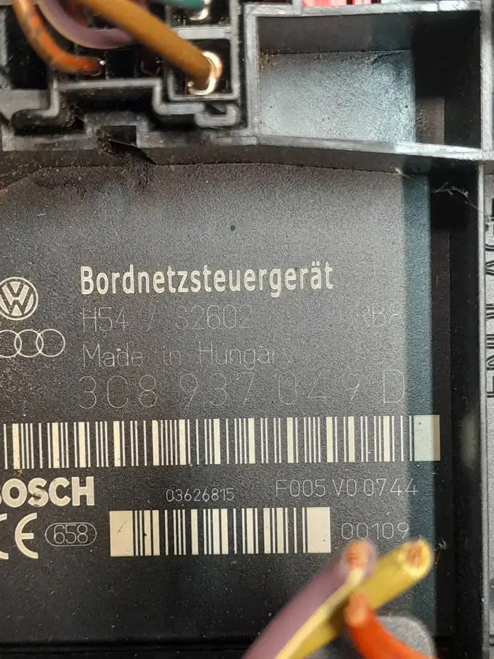 Volkswagen Caddy (2004 - 2010) 3C8937049D Модуль комфорта — фото 3