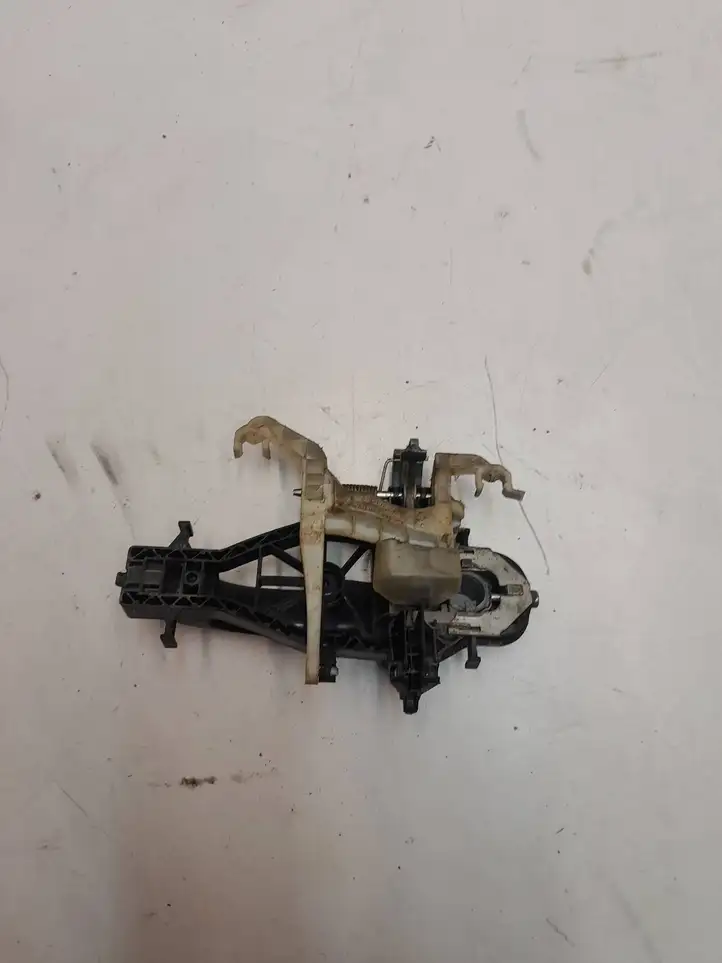 Volkswagen Caddy (2004 - 2010)  2K0843352D  Наружная ручка