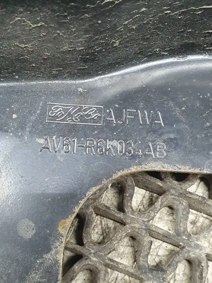 Ford Focus (2011 - 2015) AV61R6K034AB Площадка аккумулятора — фото 5