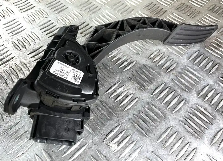 Volvo V60 (2013 - 2018) 31329371 Педаль акселератора — фото 1