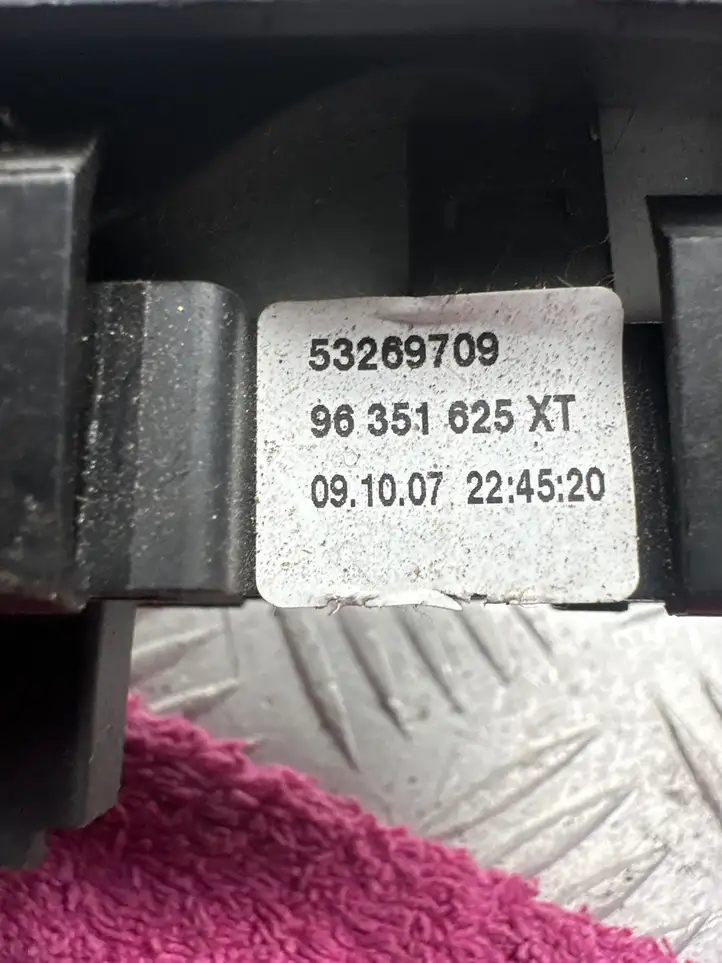 Peugeot 307 CC (2001 - 2005) 53269709 Блок кнопок стеклоподъемников — фото 3